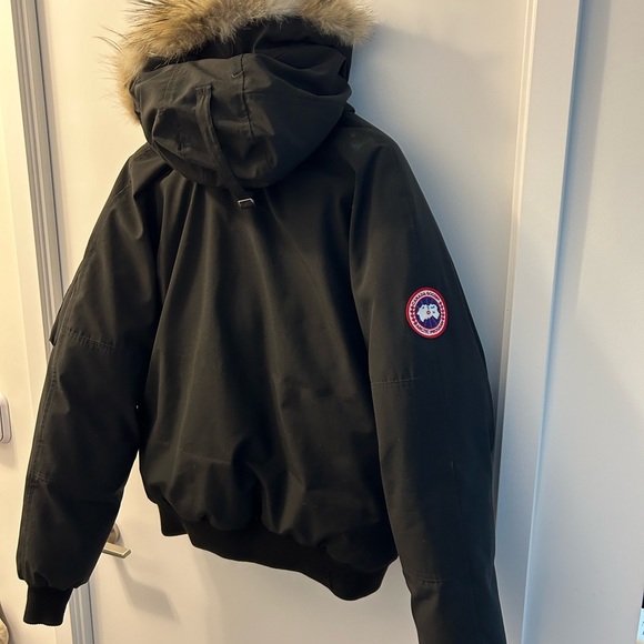 SOLD -Men’s XL Canada Goose Jacket - Picture 5 of 5